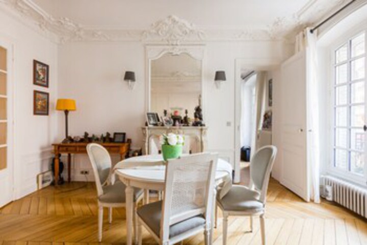 Room 10 of 27