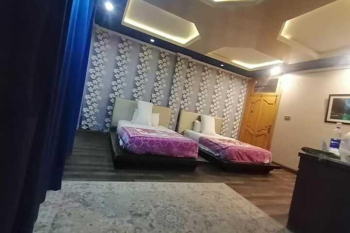 Room 7 of 16