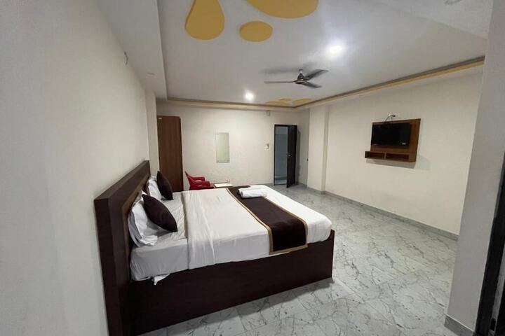 Room 10 of 27
