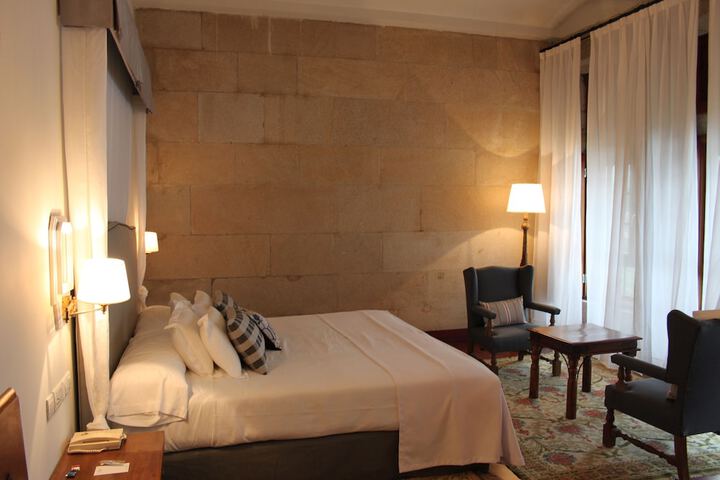 Room 13 of 119