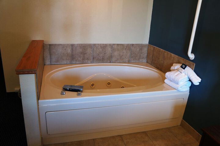 1 King Bed (15 of 34)