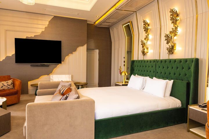 Room 87 of 249