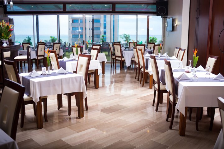 Dining 40 of 62