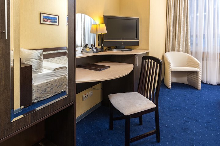 Room 3 of 45