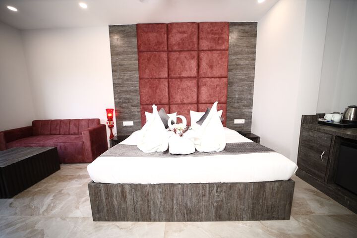 Room 6 of 30