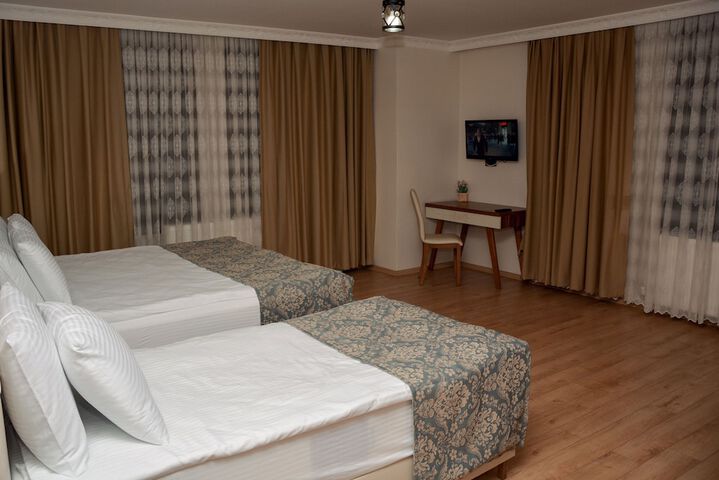 Room 6 of 17