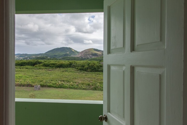 Room 27 of 36