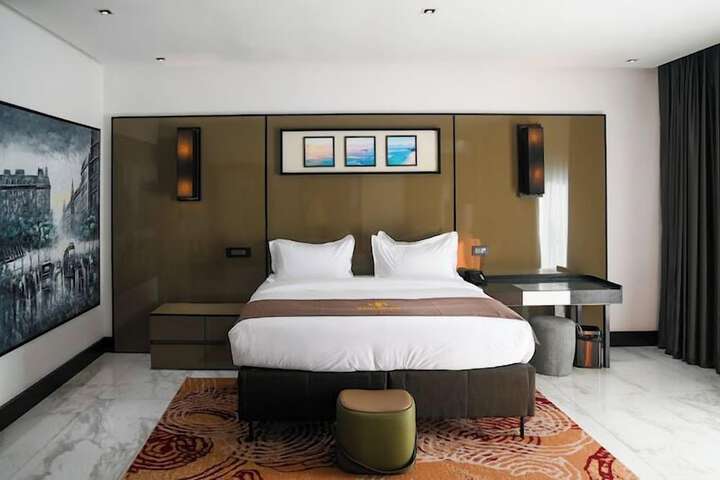 Room 14 of 63