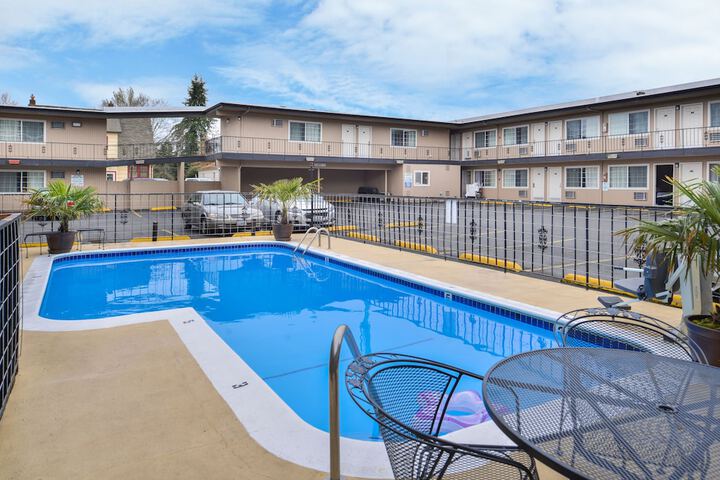 Pool 21 of 48