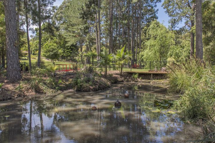 Hotel Exterior 40 of 52