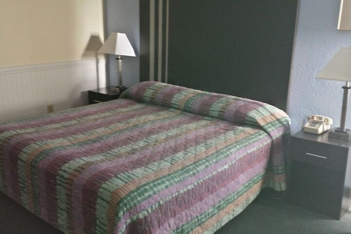 Room 12 of 50