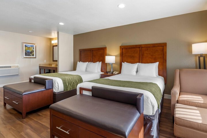 Room 32 of 54