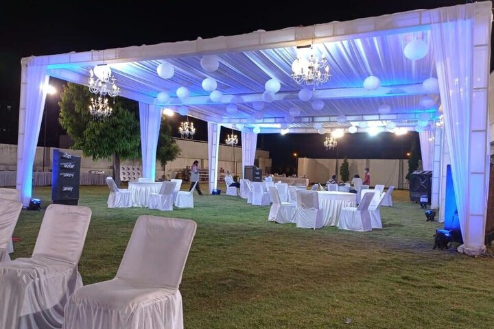 Ballroom/Hall 29 of 38