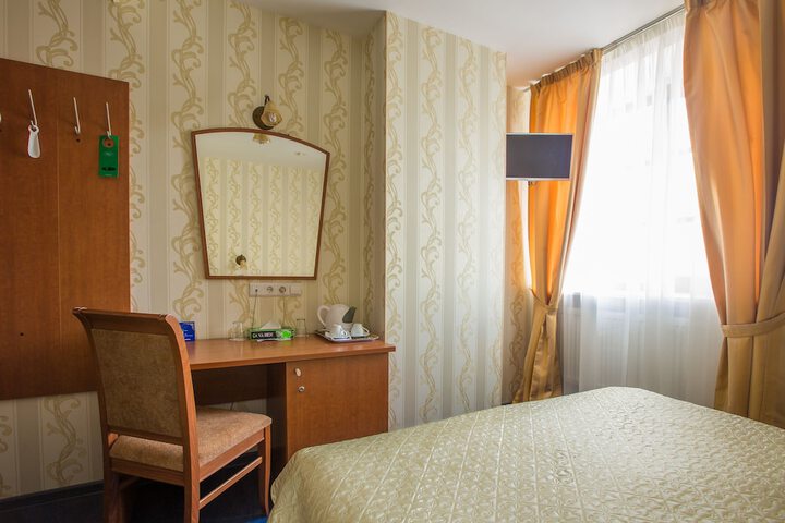 Room 3 of 66