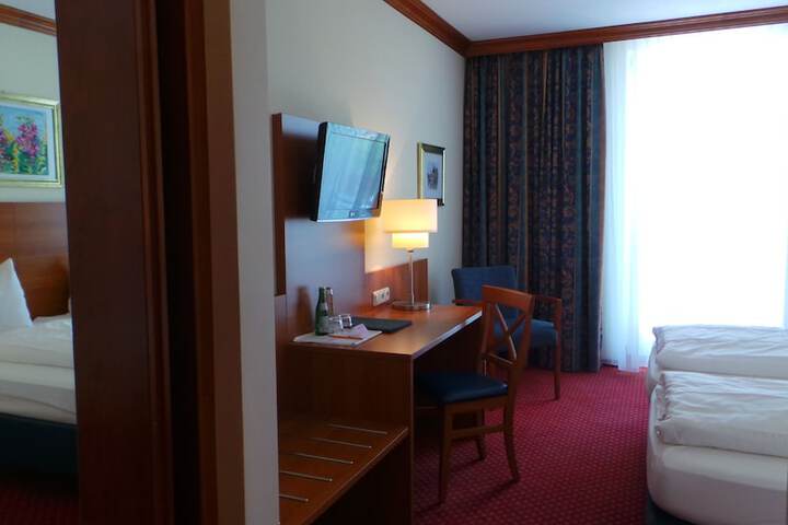 Room 12 of 44