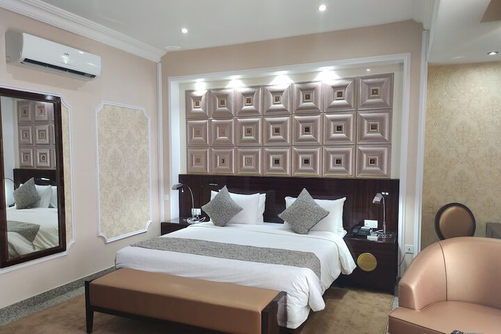 Room 10 of 23