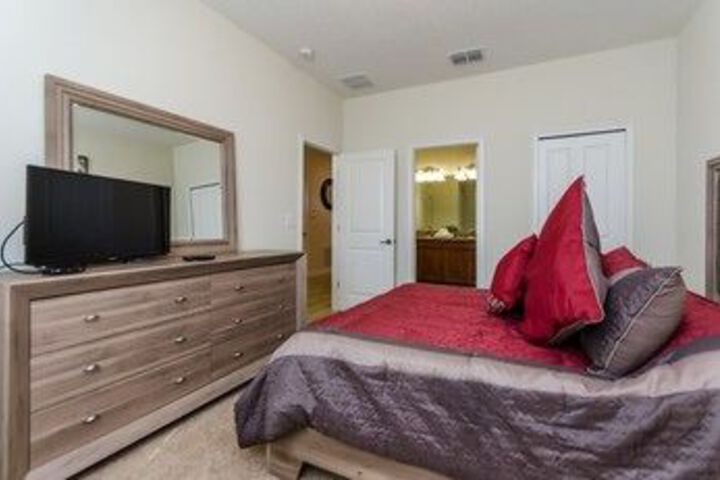 Room 7 of 25