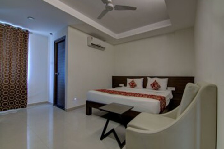 Room 12 of 23