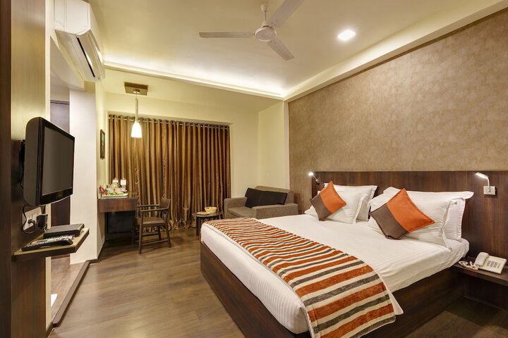 Room 2 of 31