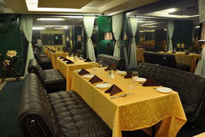 Dining 26 of 28