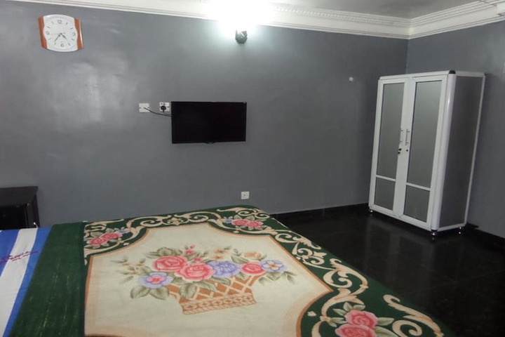 Room 8 of 31