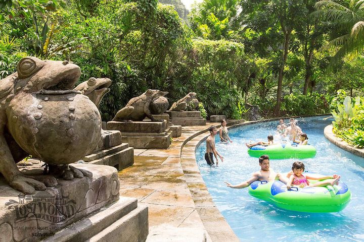 Hotel Pool