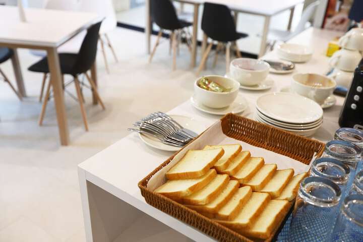 Breakfast/Coffee Service 104 of 121