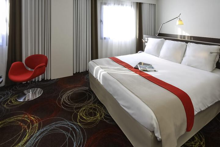 Room 12 of 72