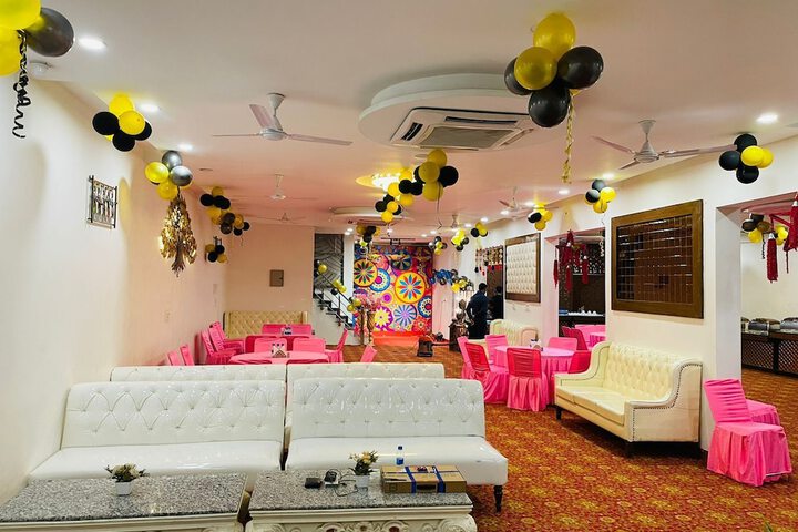 Ballroom/Hall 67 of 73