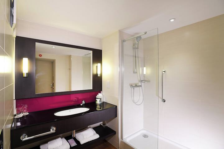 Room 5 of 38
