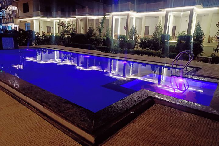 Pool 17 of 28