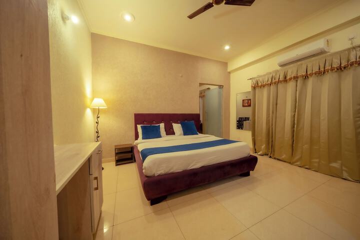 Room 11 of 48