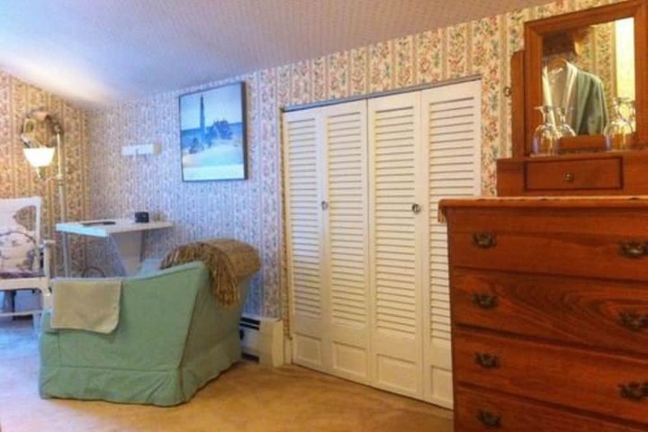 Room 17 of 148