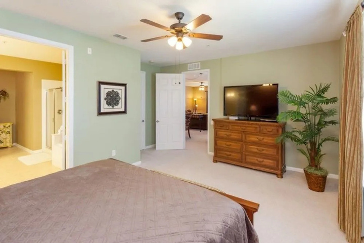 Room 6 of 27