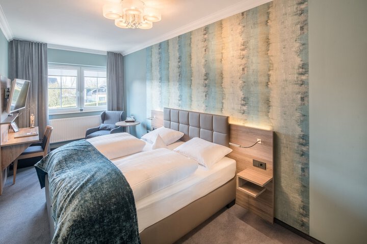 Room 3 of 43