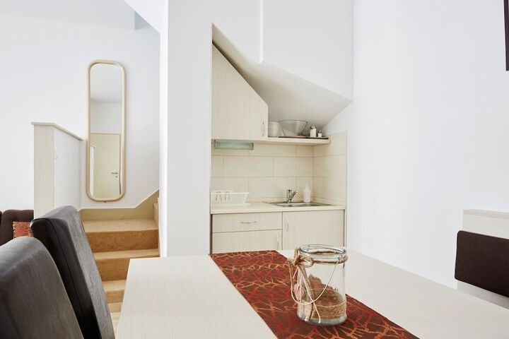 Room 35 of 67