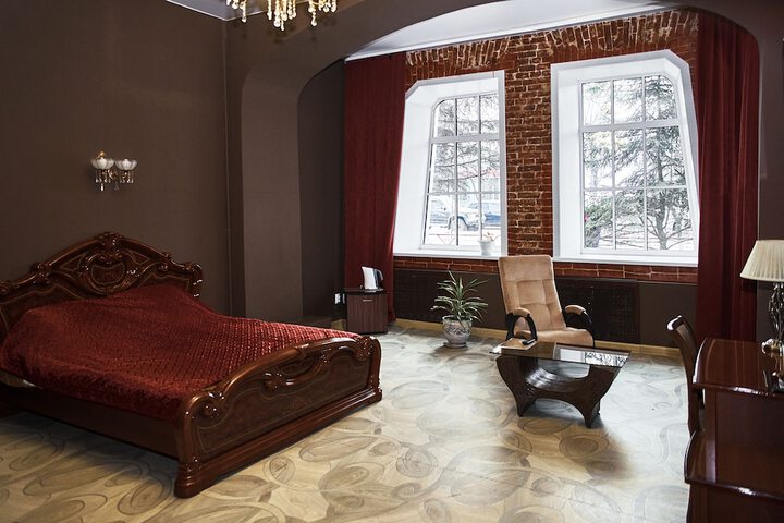 Room 5 of 42