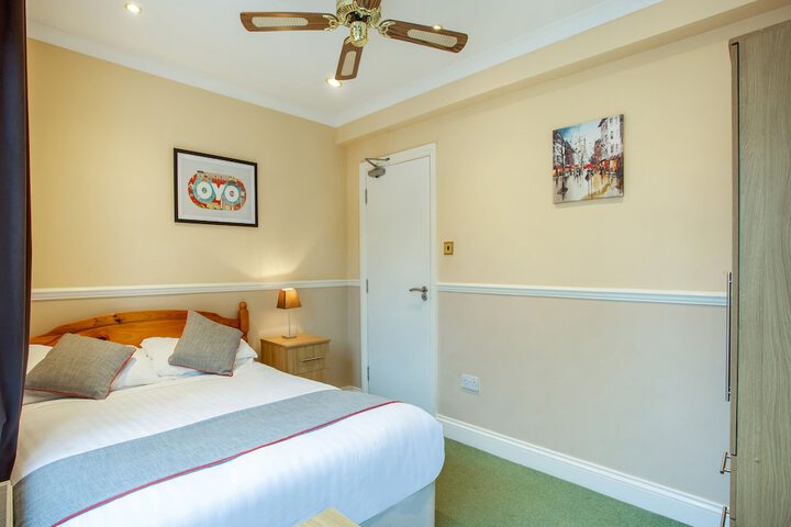Room 19 of 38