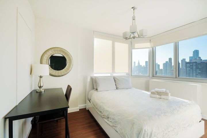 Room 4 of 108