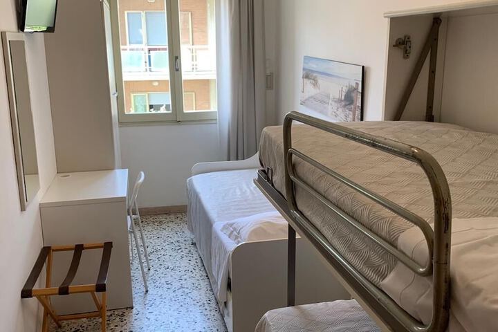 Room 19 of 37