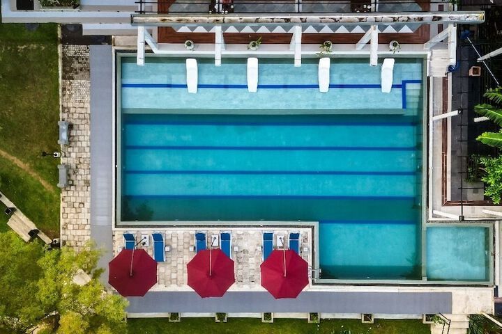 Pool 19 of 35