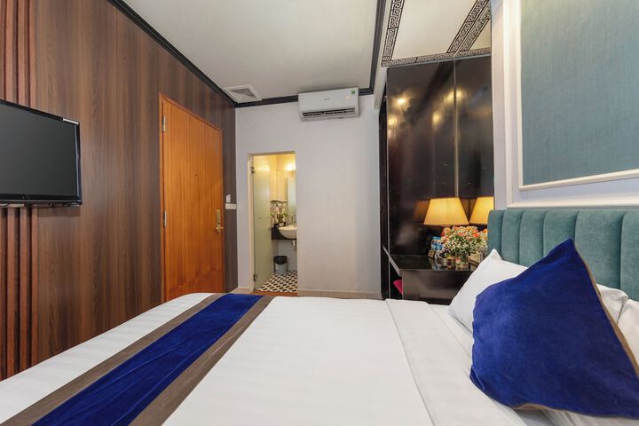 Room 33 of 89