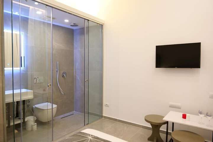 Room 5 of 22