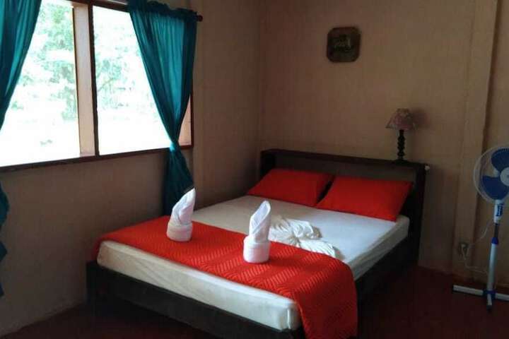 Room 6 of 15