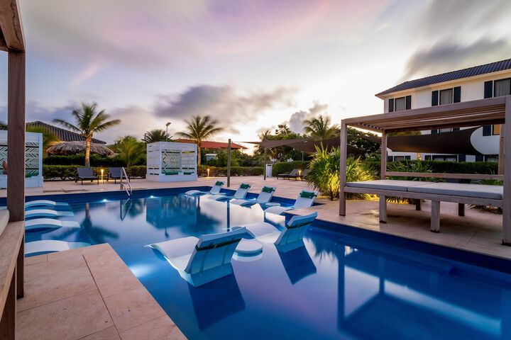Pool 72 of 114