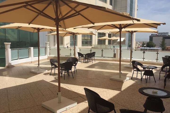 Terrace/Patio 23 of 24