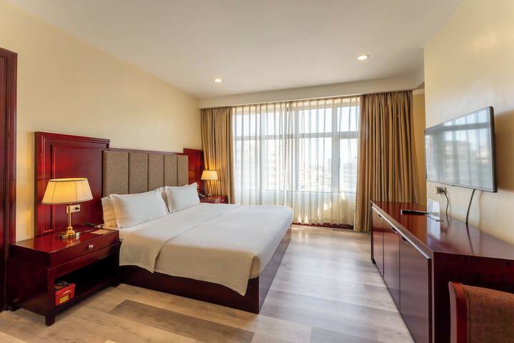 Room 10 of 60
