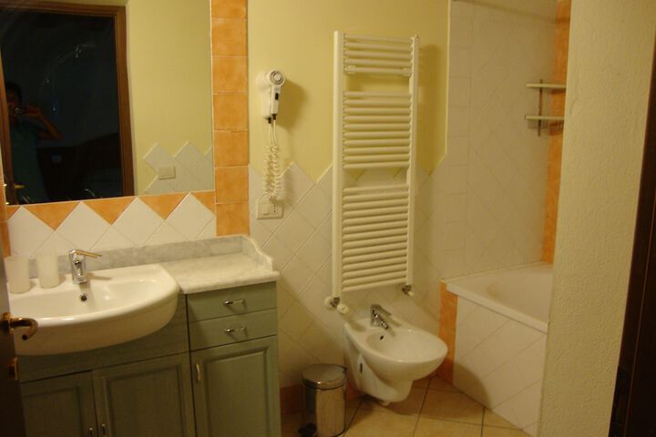 Room 8 of 40