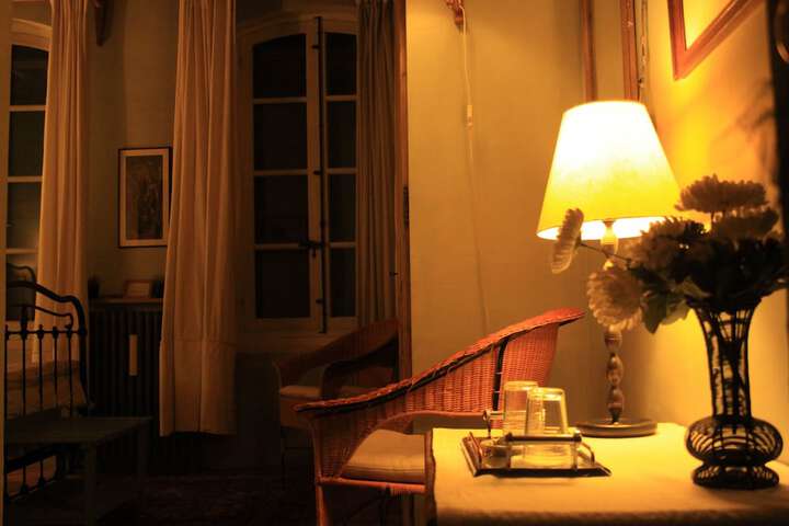 Room 6 of 10
