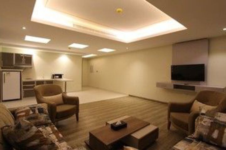 Room 22 of 28